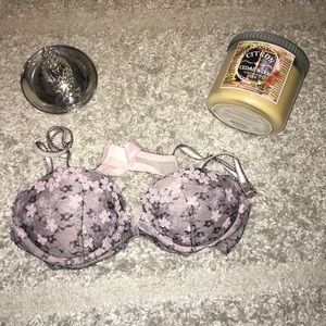 Victoria’s Secret lace bra
